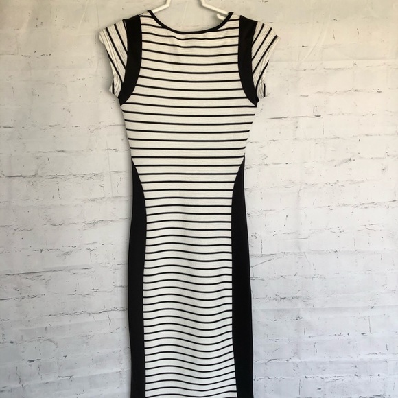 Fitted White and Black Striped Dress - Picture 5 of 6